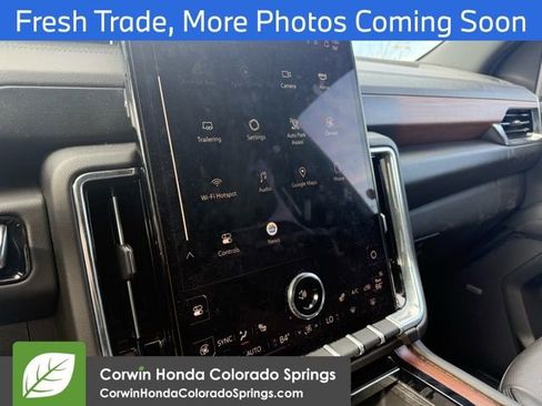 Used 2025 GMC Yukon XL Denali image 8