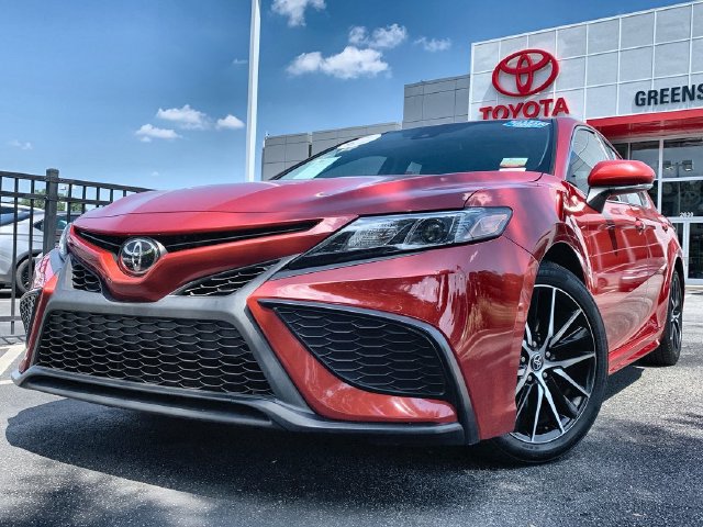 Used 2023 Toyota Camry SE FWD image 1