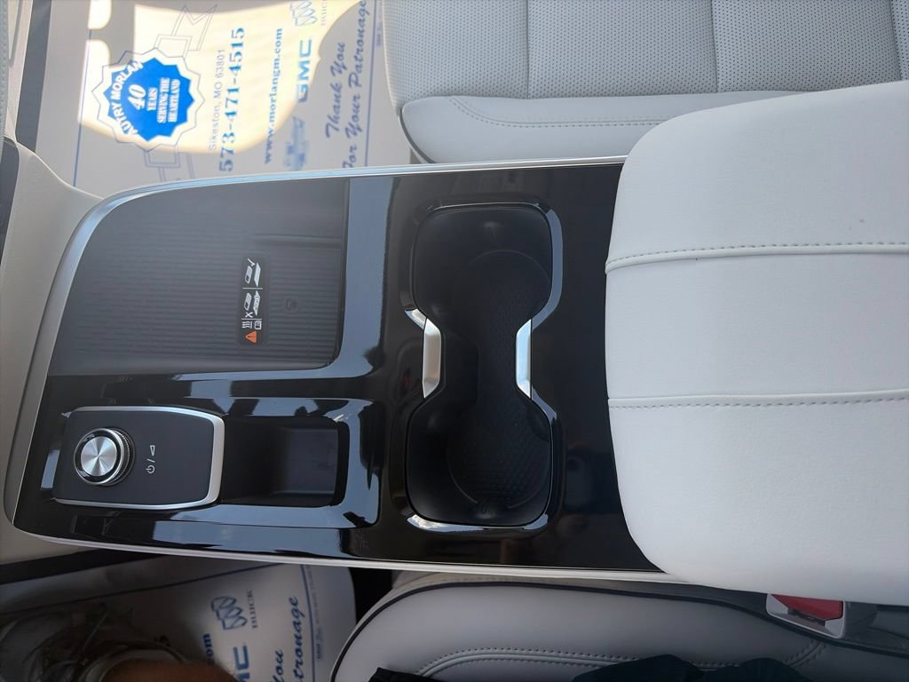 New 2027 Buick Enclave Avenir w/ LPO, Floor Liner Package AWD/4WD image 23