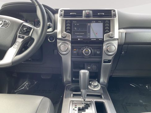 Used 2021 Toyota 4Runner SR5 Premium w/ Moonroof Package AWD/4WD image 19
