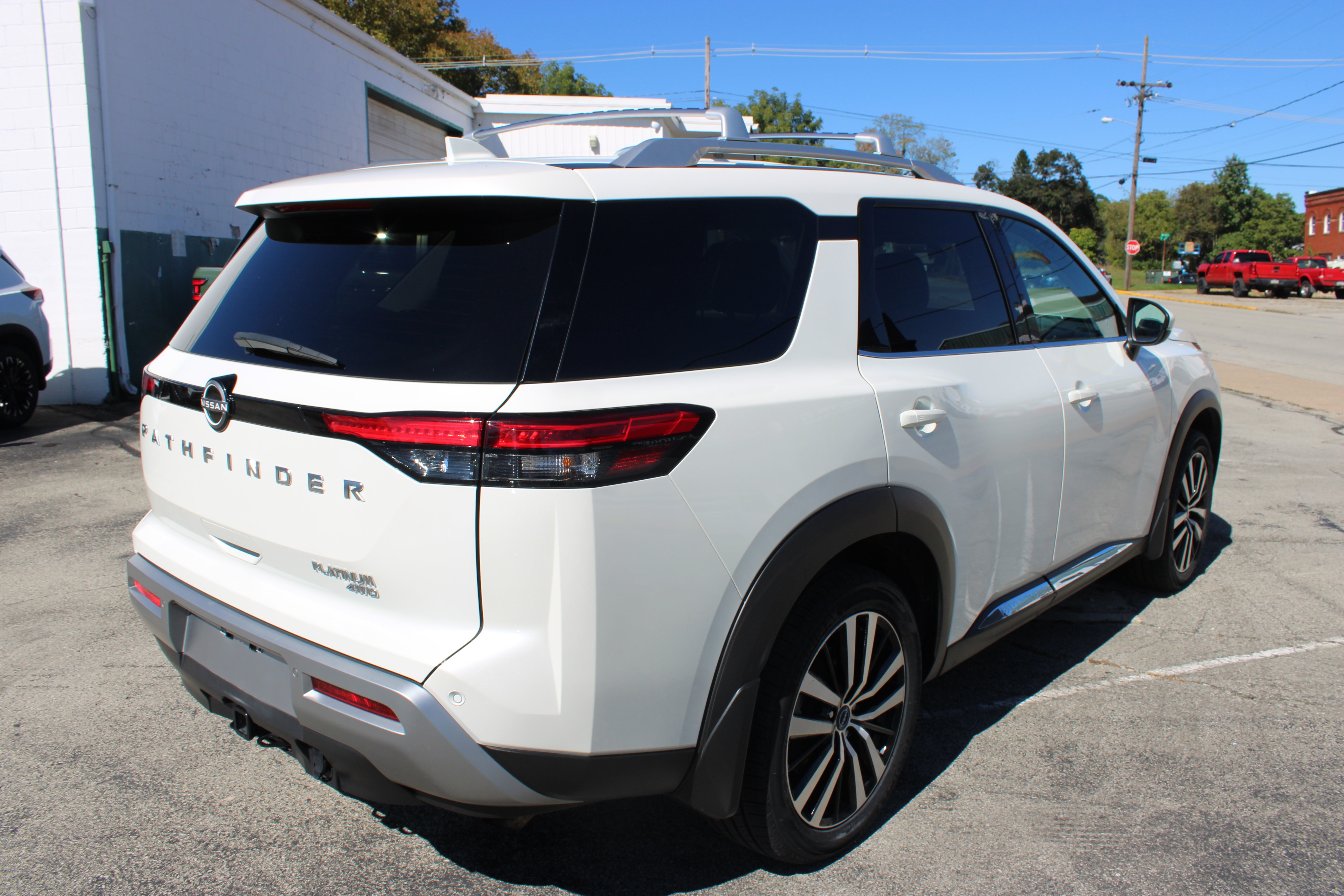 Certified 2024 Nissan Pathfinder Platinum AWD/4WD image 7
