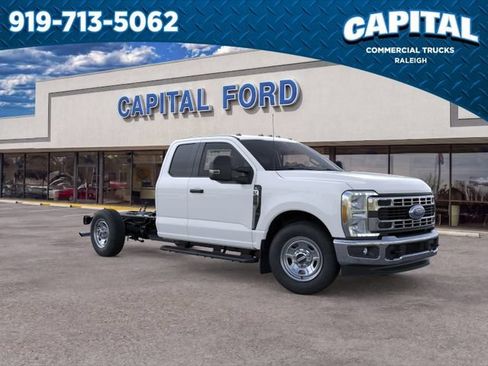 New 2026 Ford F350 XL w/ XL Chrome Package RWD image 7