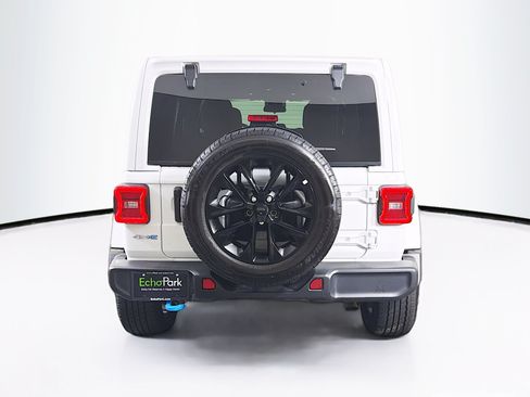 Used 2024 Jeep Wrangler Unlimited Sahara AWD/4WD image 7