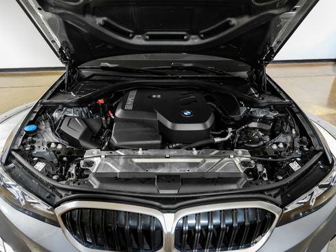 Used 2025 BMW 330i Sedan w/ Convenience Package image 54
