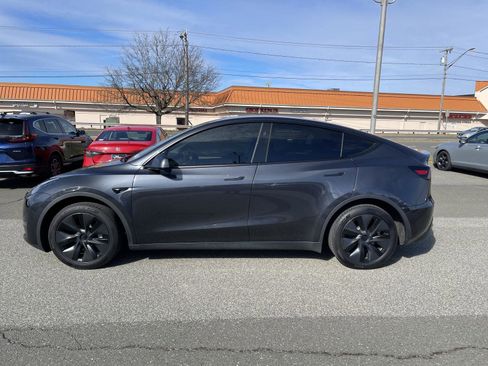 Used 2025 Tesla Model Y Long Range image 21