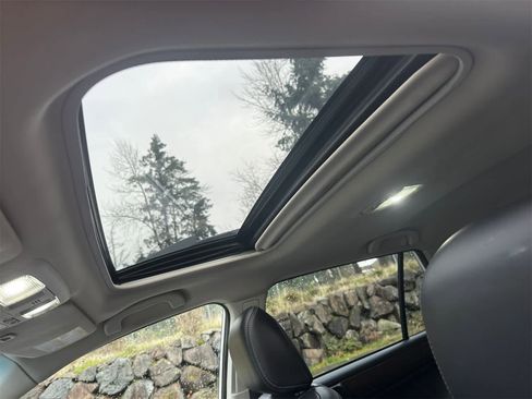 Used 2018 Subaru Outback 3.6R Limited image 15