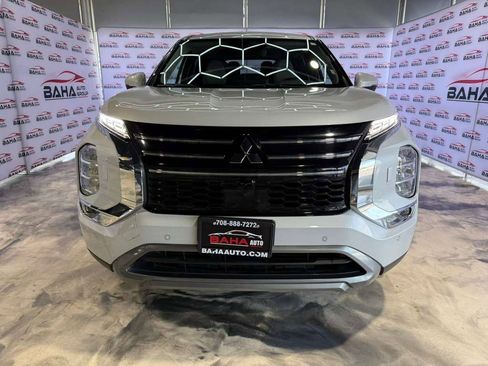 Used 2025 Mitsubishi Outlander Trail Edition image 3