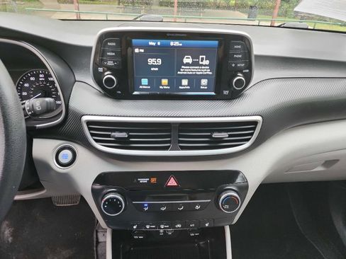 Used 2019 Hyundai Tucson Value FWD image 20