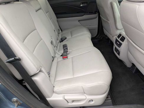 Certified 2018 Honda Pilot Touring image 19