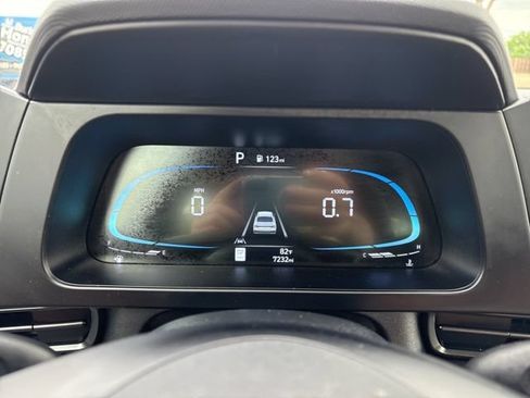 Used 2025 Hyundai Elantra Sport FWD image 6