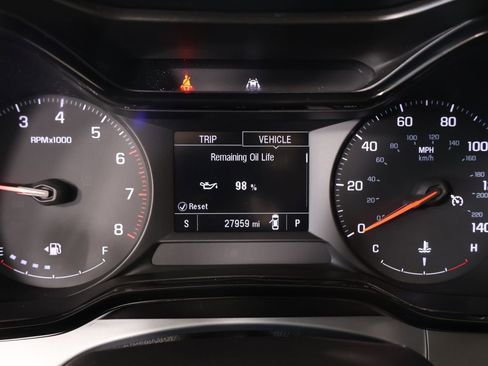 Used 2025 Chevrolet Trax LS w/ LS Convenience Package image 4