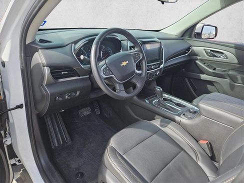 Used 2020 Chevrolet Traverse LT w/ Driver Confidence II Package image 13