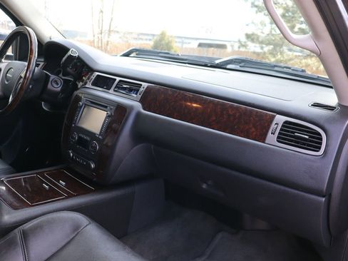 Used 2014 GMC Sierra 2500 Denali w/ Suspension Package, Off-Road image 18