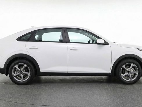 Used 2025 Kia K4 LXS image 11