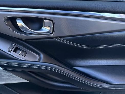 Used 2018 INFINITI Q60 3.0t Luxe w/ Sensory Package 3.0T Luxe AWD/4WD image 18
