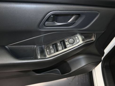 Certified 2024 Nissan Rogue S FWD image 11