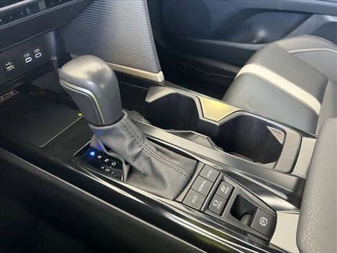 Used 2025 Toyota Camry SE image 16