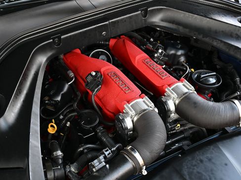 Used 2015 Ferrari California T RWD image 50