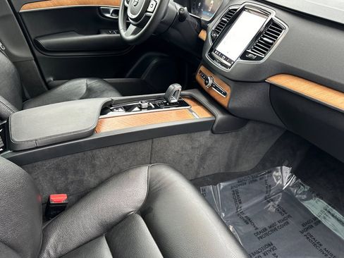 Used 2023 Volvo XC90 T8 Plus image 19