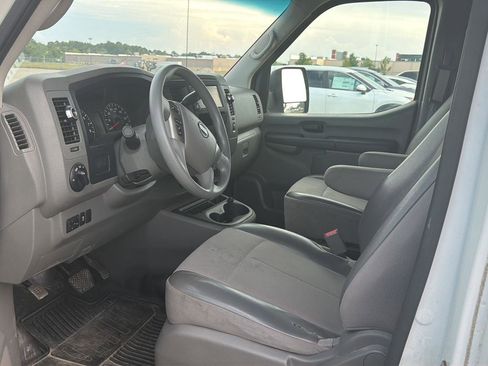 Used 2020 Nissan NV 2500 S RWD image 4
