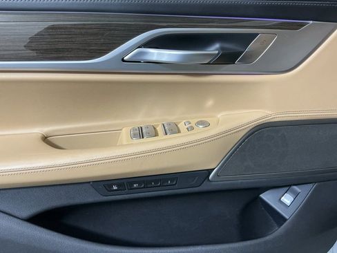 Certified 2022 BMW 740i w/ Premium Package image 20