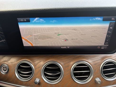 Used 2018 Mercedes-Benz E 300 image 34