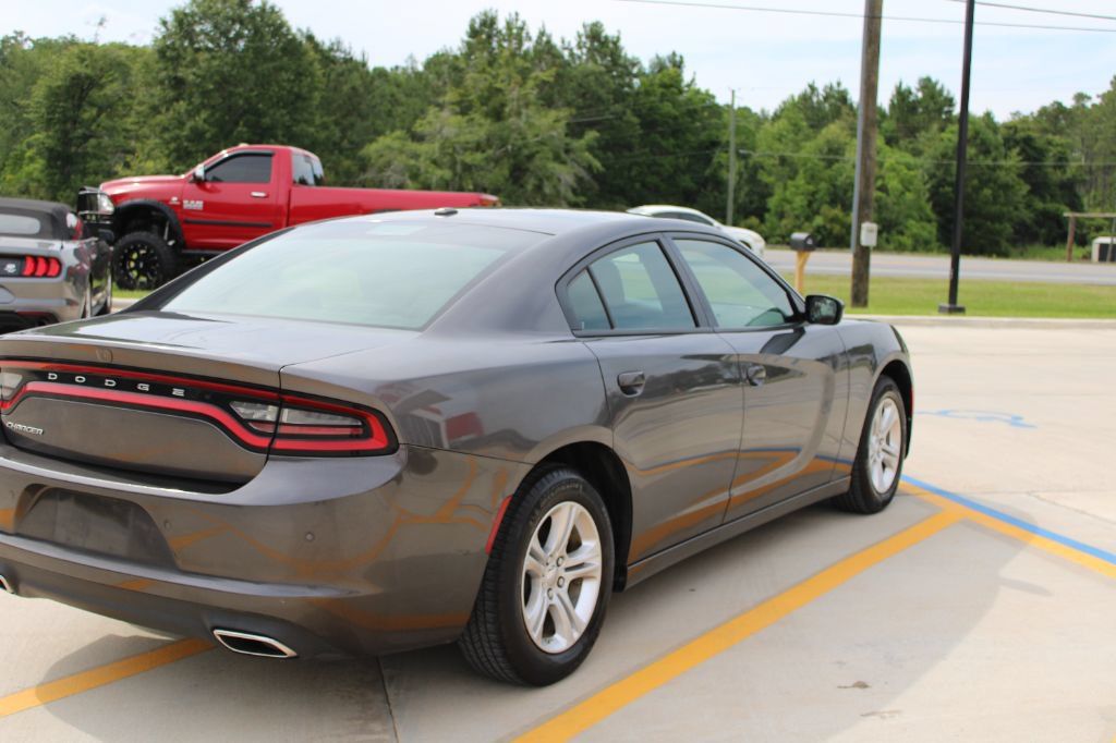 Used 2022 Dodge Charger SXT RWD image 3