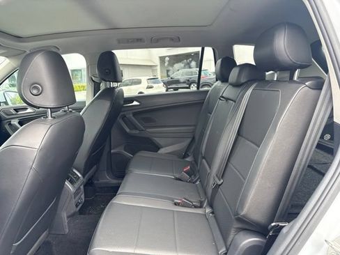 Used 2019 Volkswagen Tiguan SEL w/ 3rd Row Seat Package AWD/4WD image 11