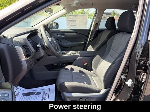 Used 2026 Nissan Rogue SV FWD image 11