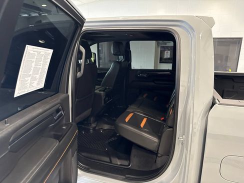 Used 2024 GMC Sierra 2500 AT4 w/ AT4 Premium Plus Package AWD/4WD image 18