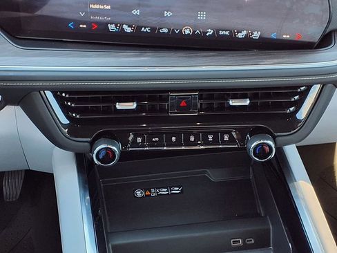 Used 2025 Chevrolet Tahoe Premier image 15