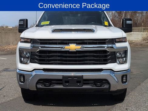Used 2025 Chevrolet Silverado 2500 LT w/ Convenience Package image 8