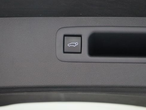 Certified 2021 Toyota Highlander XLE image 36