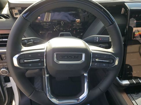 New 2026 GMC Yukon XL Denali w/ Denali Reserve Package image 24