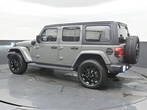 Used 2023 Jeep Wrangler Unlimited Sahara AWD/4WD image 8