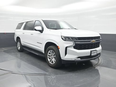 Used 2023 Chevrolet Suburban LS RWD image 8