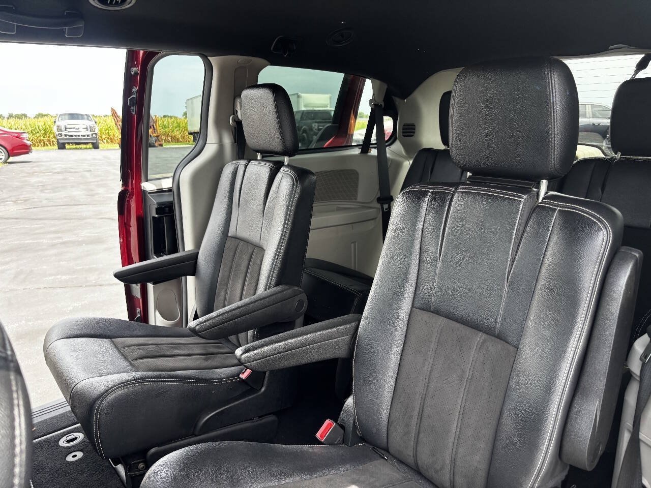 Used 2019 Dodge Grand Caravan SXT FWD image 19