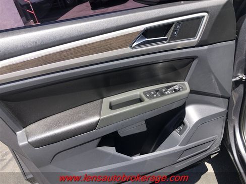Used 2018 Volkswagen Atlas SEL FWD image 9