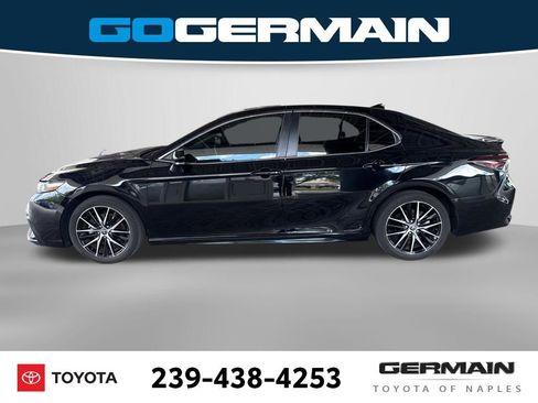 Used 2024 Toyota Camry SE image 2