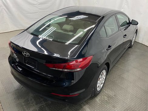 Used 2018 Hyundai Elantra SE w/ Winter Weather Package image 10