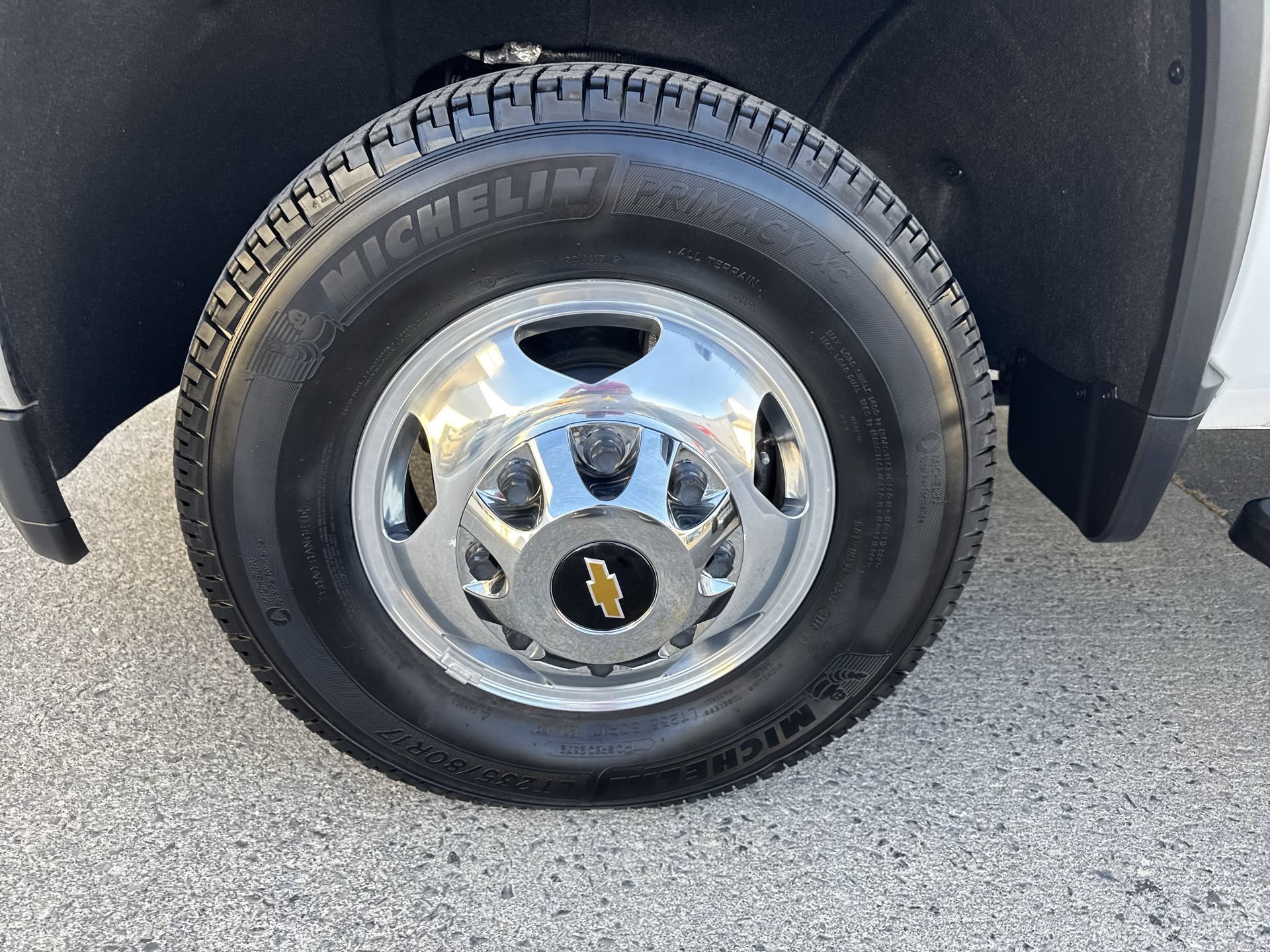 Certified 2023 Chevrolet Silverado 3500 LTZ w/ LTZ Convenience Package AWD/4WD image 19