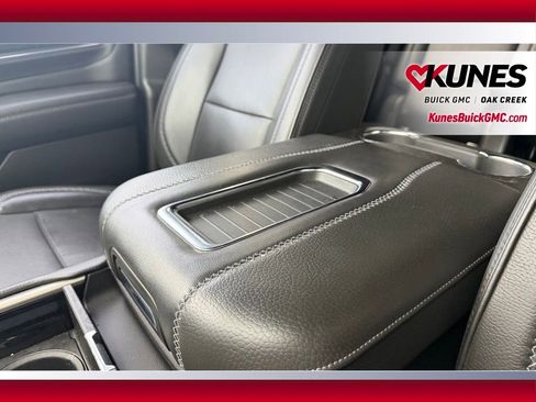 Used 2021 GMC Yukon Denali w/ LPO, Illumination Package AWD/4WD image 24