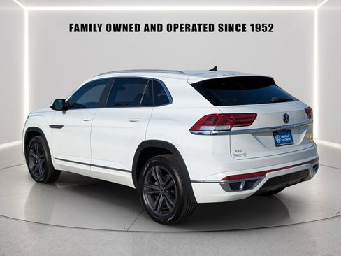 Certified 2022 Volkswagen Atlas Cross Sport SEL R-Line AWD/4WD image 4
