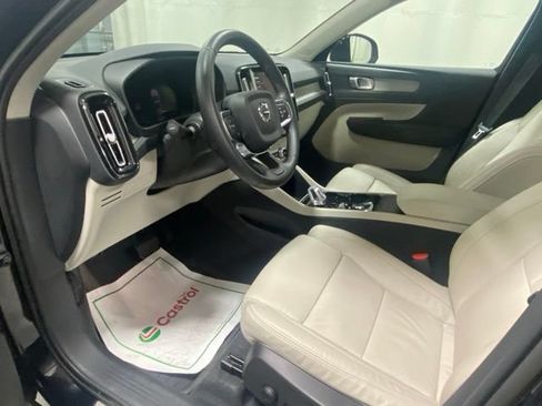 Used 2023 Volvo XC40 B5 Plus w/ Climate Package AWD/4WD image 10
