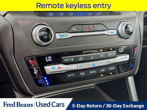 Used 2020 Ford Explorer Platinum w/ Premium Technology Package AWD/4WD image 22