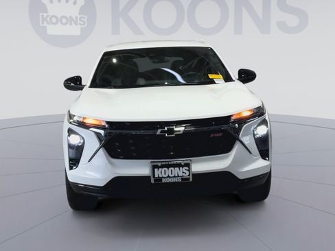 Used 2024 Chevrolet Trax RS w/ Driver Confidence Package FWD image 4