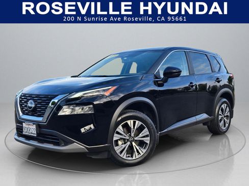 Used 2023 Nissan Rogue SV image 1