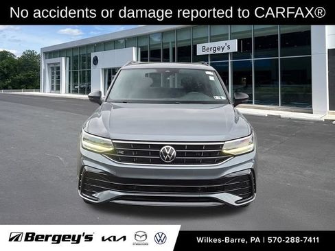 Certified 2022 Volkswagen Tiguan SE R-Line AWD/4WD image 2