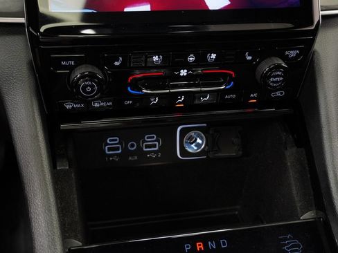 Certified 2023 Jeep Grand Cherokee L Overland AWD/4WD image 36