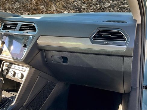 Used 2021 Volkswagen Tiguan SEL image 15